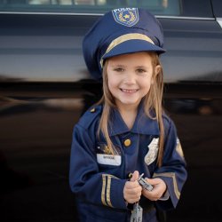 Great Pretenders - Udkl&#230;dning - Politi 3-4 &#229;r