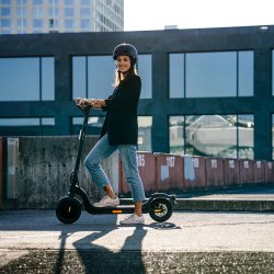 Micro - Hjelm - Black L