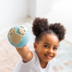 Oli &amp; Carol - Badeleg - Earthy the World Ball