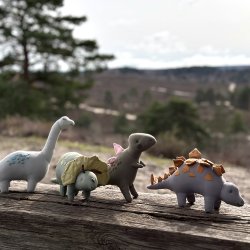 ThreadBear - T&#248;jdyr - Dinosauren Steggy